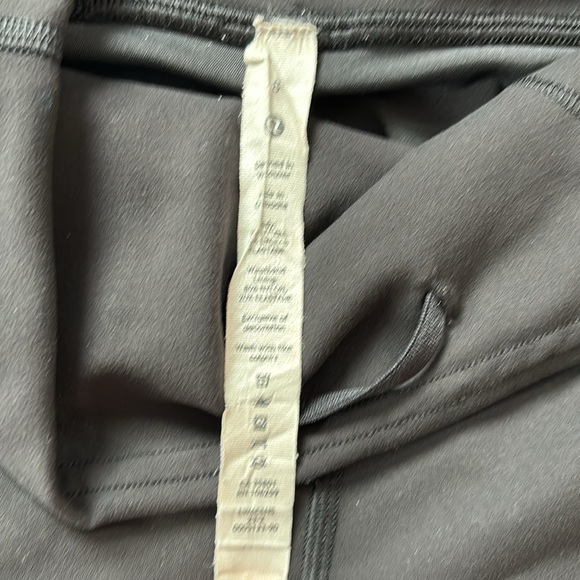 Lululemon Crop Leggings - Picture 4 of 9